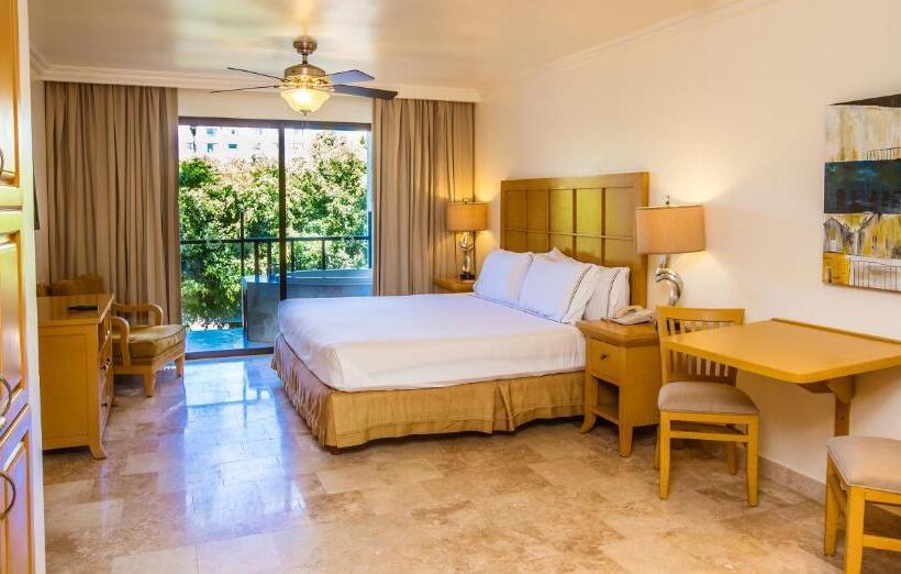 سوئیت جونیور پریمیوم با چشم‌انداز باغ, Meliá Puerto Vallarta – All Inclusive