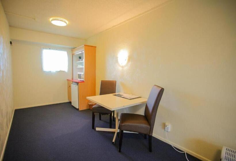 اتاق سوپریور با وان آب گرم, Abbots Hamilton – Hotel And Conference Centre
