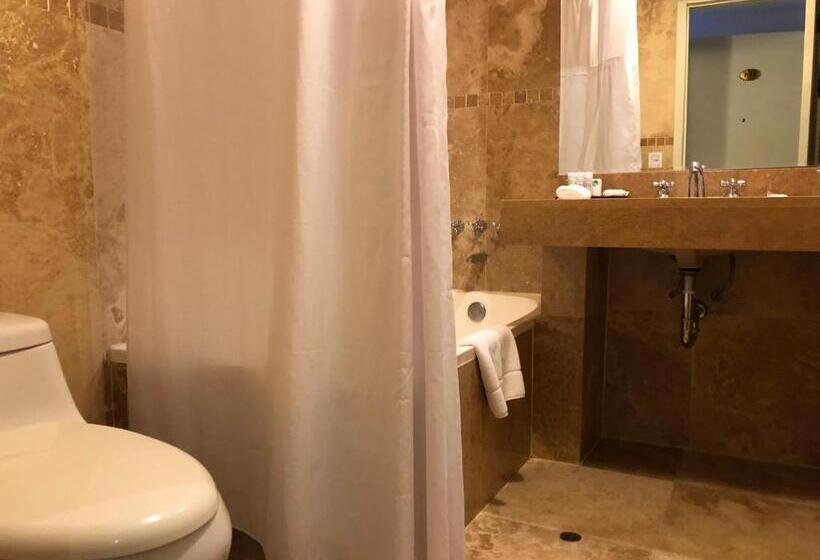 اتاق استاندارد یک نفره, Costa Del Sol Wyndham Cusco