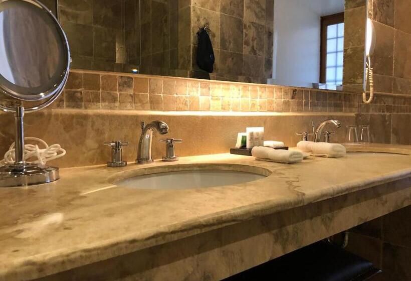 اتاق لوکس, Costa Del Sol Wyndham Cusco