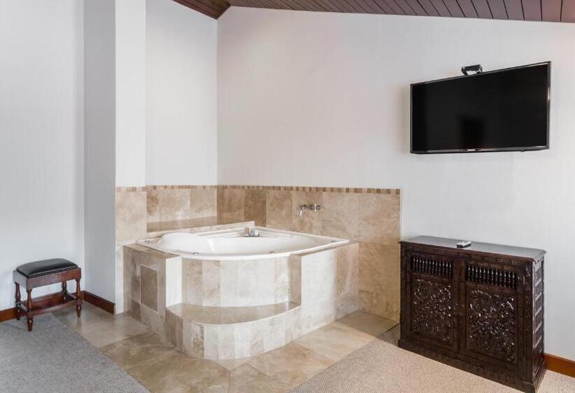 سوییت سوپریور, Costa Del Sol Wyndham Cusco