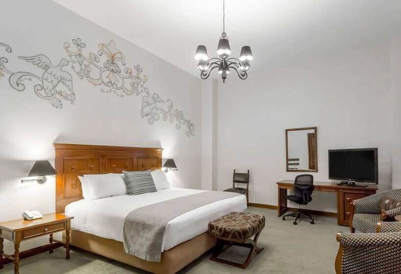 سوییت, Costa Del Sol Wyndham Cusco