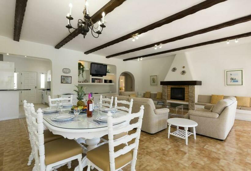 Вилла 3 Спальни с Бассейном, Rocha Brava Village Resort