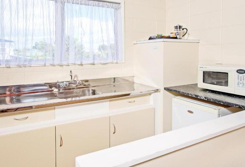 Апартаменты Семейные 1 Спальня, Tourist Court Motel