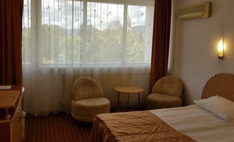 اتاق استاندارد با بالکن, Grand Hotel Ceahlau