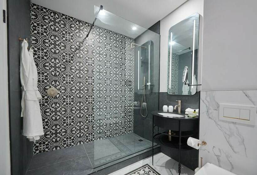 Family Suite, The Winchester Hotel By Newmark