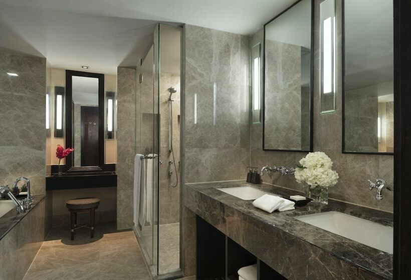 디럭스 주니어 스위트, Anantara Riverside Bangkok Resort