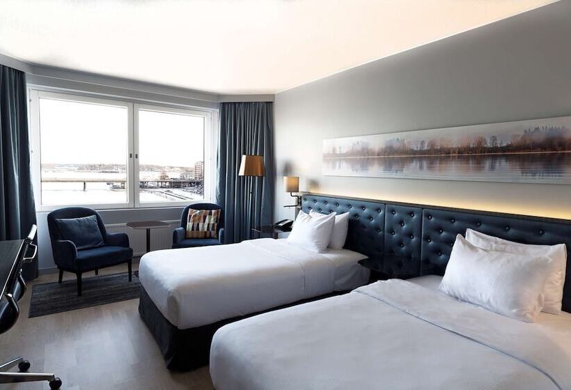 Номер Executive, Hilton Helsinki Strand