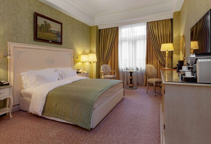 اتاق سوپریور با چشم‌انداز شهر, Radisson Collection Hotel, Moscow