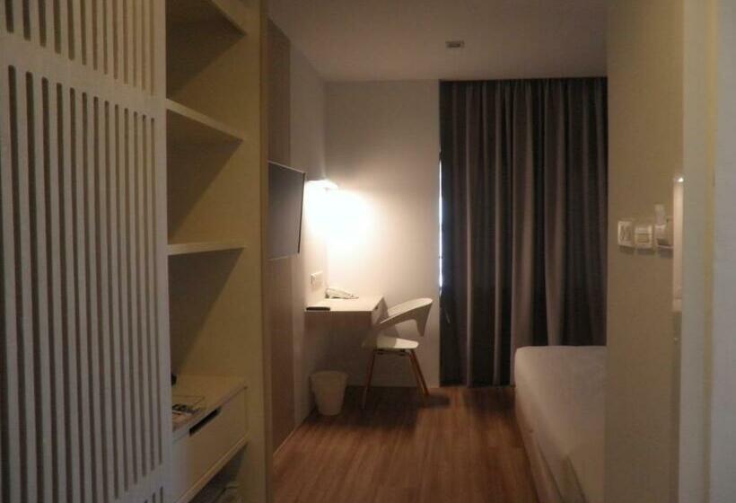 Quarto Economy, Rezt Bangkok
