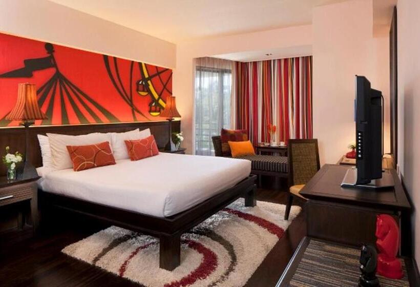 테마 스위트, The Bayview Hotel Pattaya