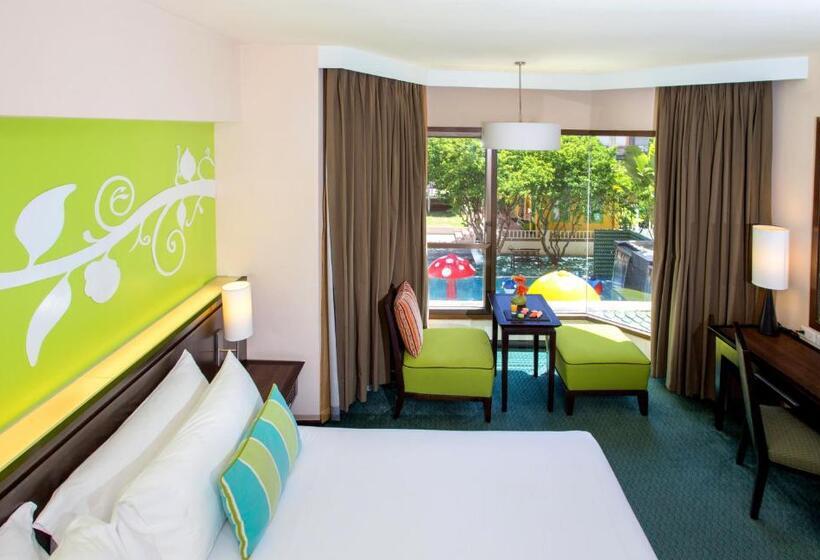 Номер Deluxe Вид на Бассейн, The Bayview Hotel Pattaya