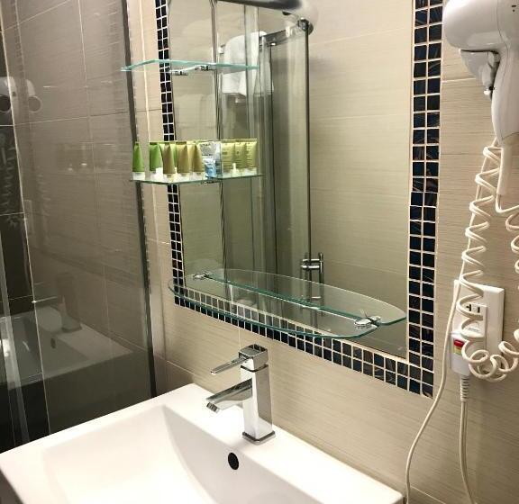 اتاق ساده چهارنفره, Heritage Hotel New York City