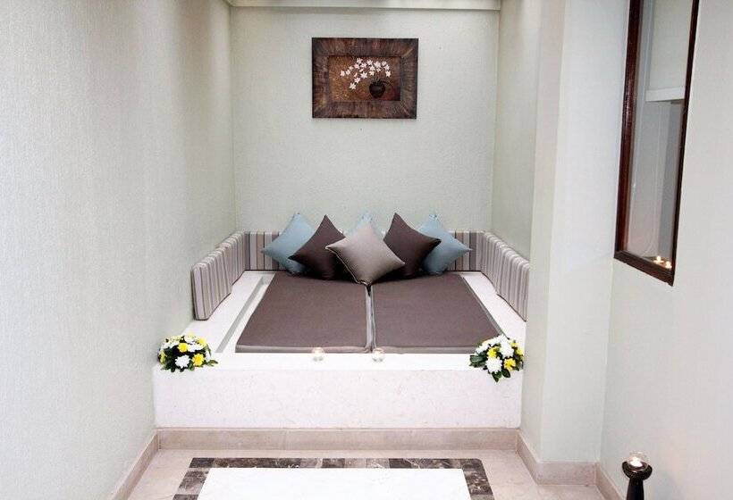 سوییت, Hilton Luxor Resort & Spa