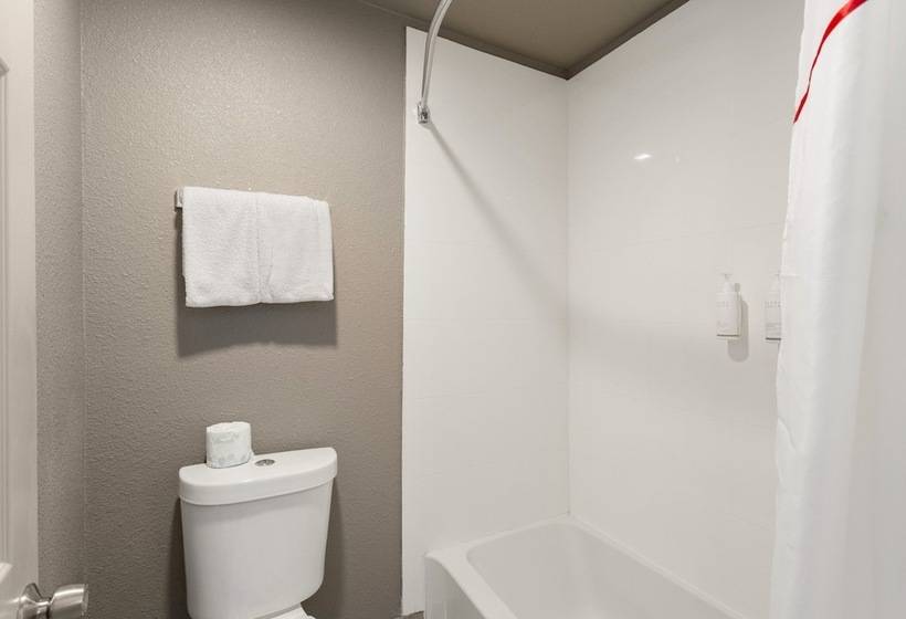 복층 룸 퀸 침대, Red Roof Inn Redding
