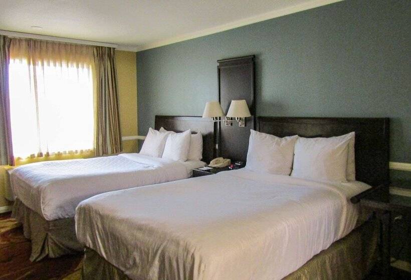 Номер Стандарт 2 Двуспальные Кровати, Clarion Inn Near China Lake Naval Station