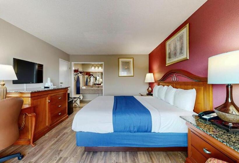 스탠다드 룸 킹사이즈 침대, Days Inn By Wyndham Orlando Downtown