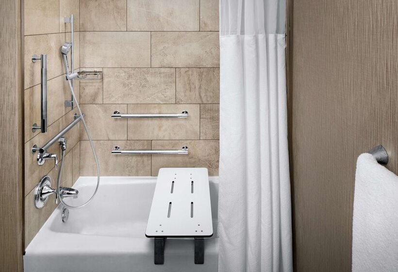 Номер Стандарт Адаптированный для Инвалидов, Doubletree By Hilton Nashua