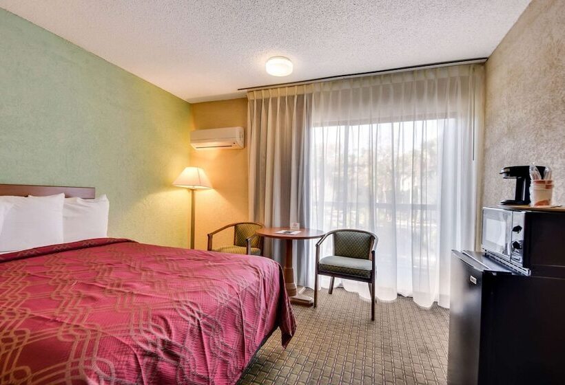스탠다드 룸 더블 침대 2개, Econo Lodge Busch Gardens