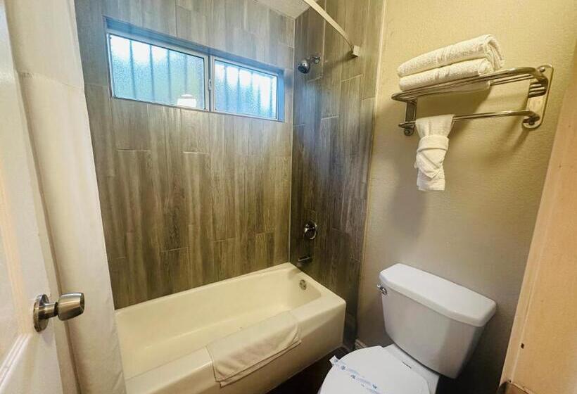 سوئیت با تخت بزرگ, Casa Blanca Hotel & Suites Orange Sr 55 Freeway, Near Honda Center, Chapman University, Disneyland