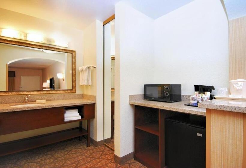 Люкс Кровать Кинг, Best Western San Dimas Hotel & Suites