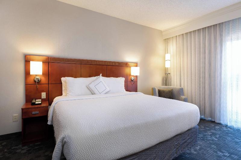 Quarto Estandar Cama King, Courtyard By Marriott Dallas Fort Worth/bedford