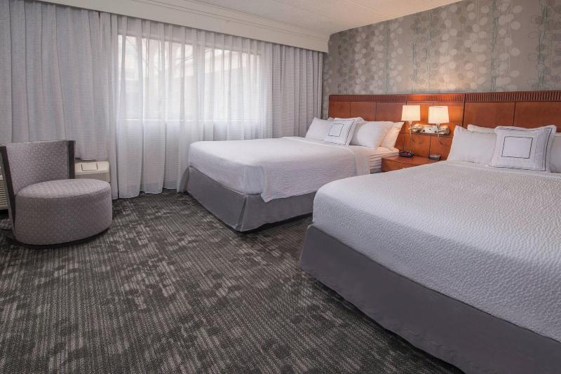 Люкс, Courtyard By Marriott Fairfax Fair Oaks