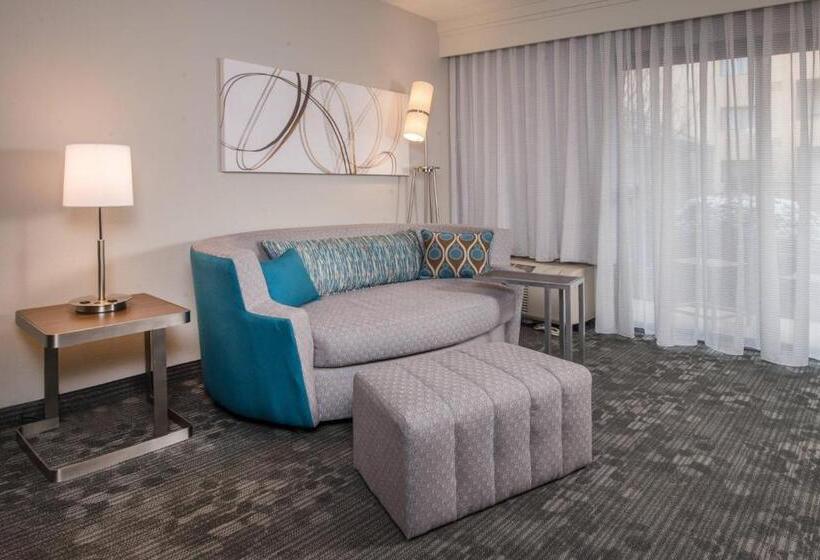 Люкс Кровать Кинг, Courtyard By Marriott Fairfax Fair Oaks