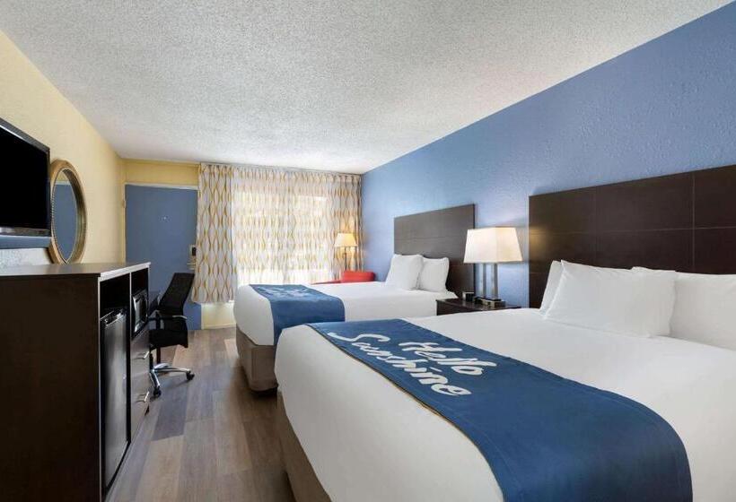 Номер Стандарт Адаптированный для Инвалидов, Days Inn By Wyndham Greensboro Airport