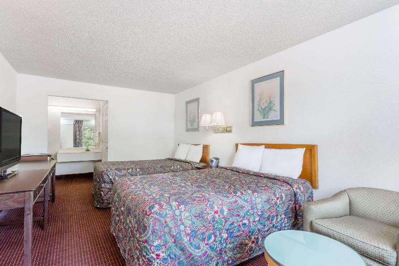 Номер Стандарт, Days Inn By Wyndham Greensboro Airport
