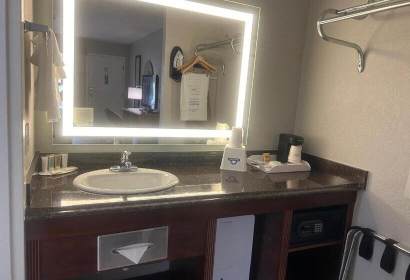 Номер Executive Кровать Кинг, Days Inn By Wyndham Port Charlotte Town Center