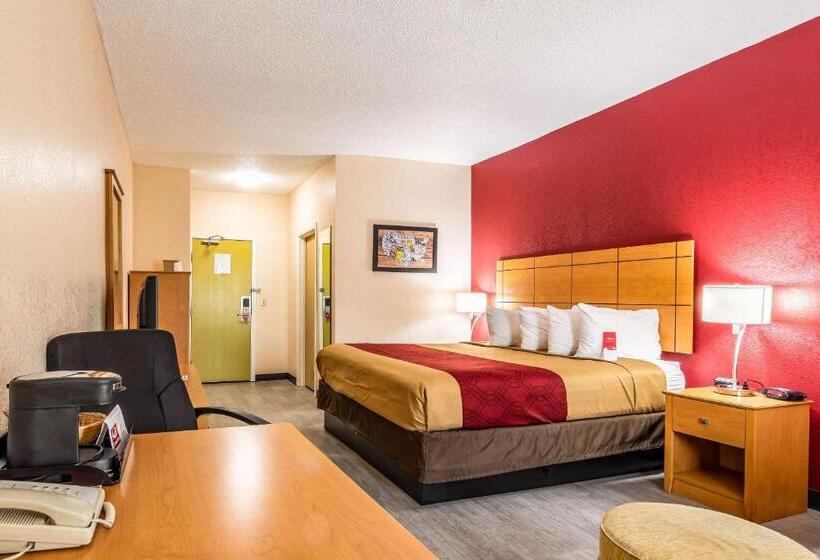 اتاق استاندارد با تخت بزرگ, Econo Lodge At Wanamaker