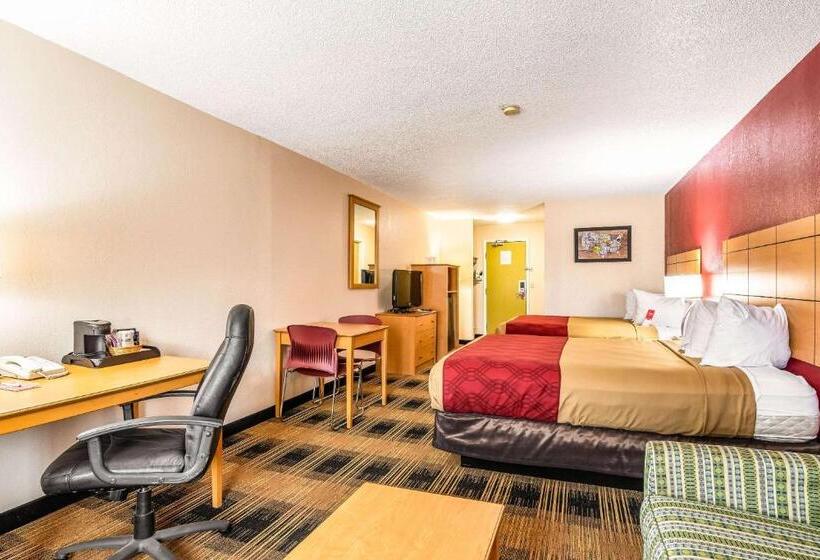 سوییت, Econo Lodge At Wanamaker