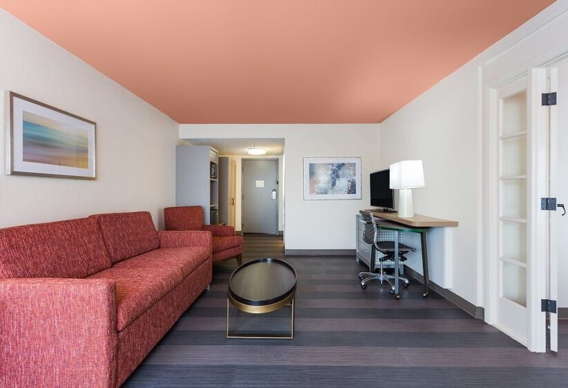 스위트, Holiday Inn Timonium, An Ihg