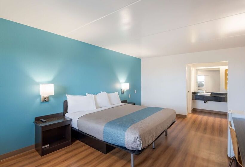 Номер Deluxe, Motel 6 Colorado Springs, Co   Air Force Academy