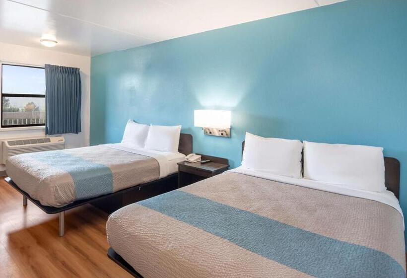 Номер Стандарт Адаптированный для Инвалидов, Motel 6 Colorado Springs, Co   Air Force Academy