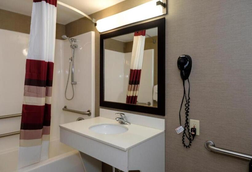 Люкс Адаптированный для Инвалидов, Red Roof Inn & Suites Newburgh   Stewart Airport West Point