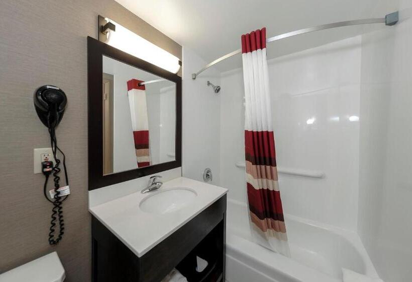 Люкс Адаптированный для Инвалидов, Red Roof Inn & Suites Newburgh   Stewart Airport West Point