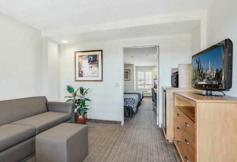 Executive-sviitti, Anaheim Desert Inn & Suites