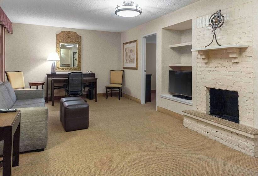 سوئیت برای معلولان, Embassy Suites By Hilton Kansas City Plaza