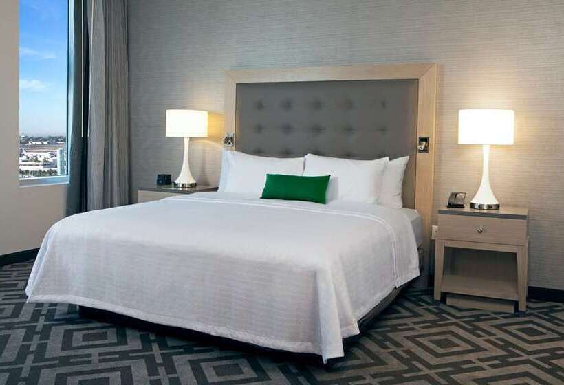 Family Suite, Embassy Suites By Hilton Kansas City Plaza