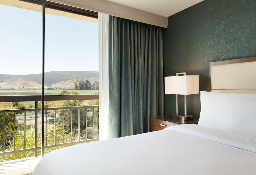 이그제큐티브 룸, Embassy Suites By Hilton San Luis Obispo
