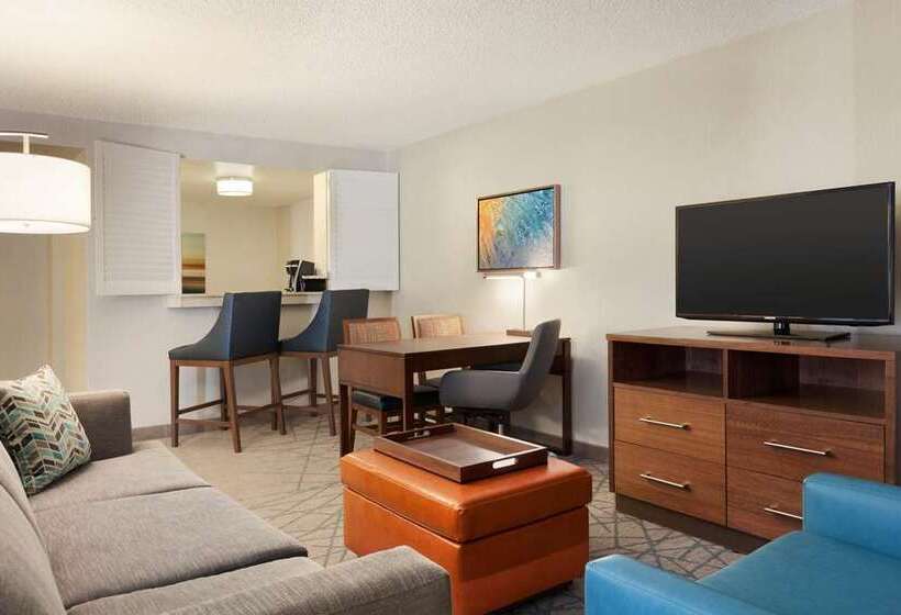 스위트 킹사이즈 침대, Embassy Suites By Hilton San Luis Obispo