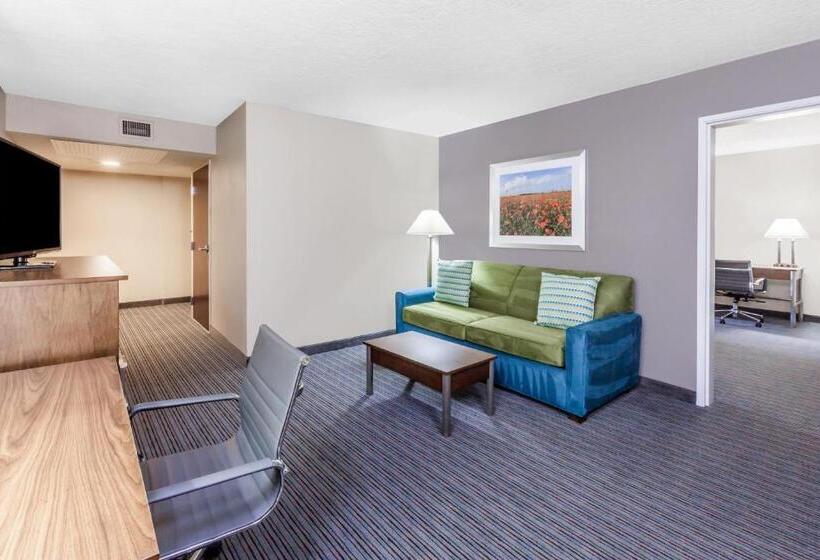 سوئیت برای معلولان, Holiday Inn Hotel & Suites Oklahoma City North, An Ihg