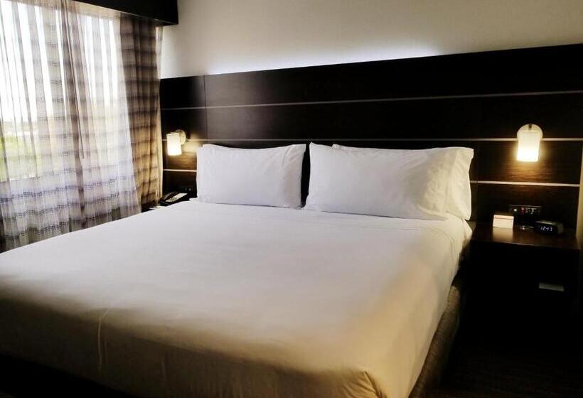 Люкс, Holiday Inn Express Hotel & Suites Miami   Hialeah, An Ihg
