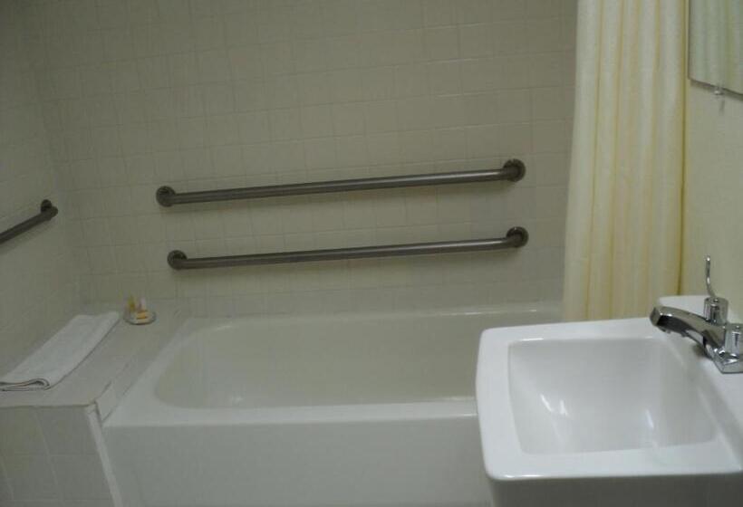 Стандартный Номер Кровать Кинг, Knights Inn Cleveland, Ga