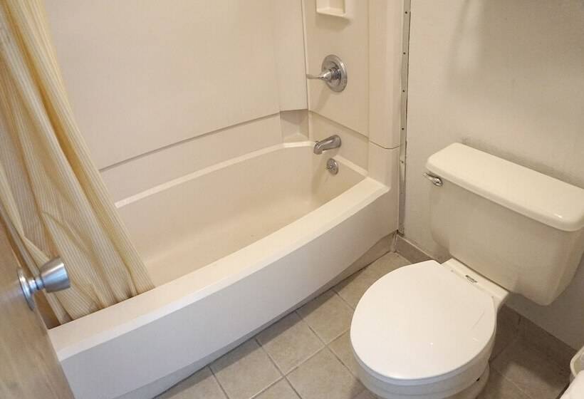 Номер Стандарт 2 Двуспальные Кровати, Knights Inn Altus