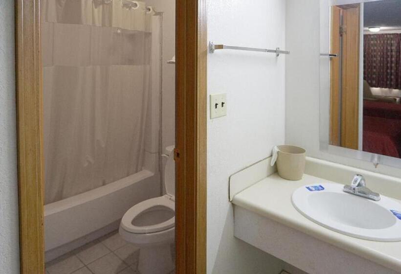 Номер Стандарт 2 Двуспальные Кровати, Knights Inn Altus