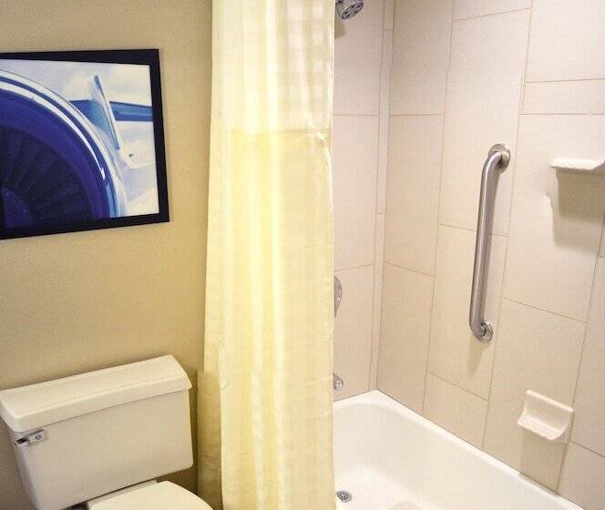 Suite, Doubletree By Hilton Houston Hobby Airport