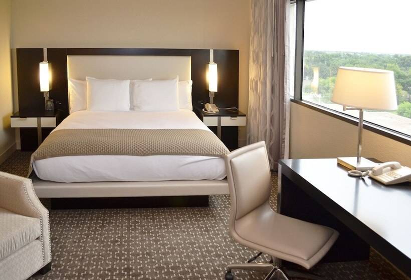 Suite, Doubletree By Hilton Houston Hobby Airport